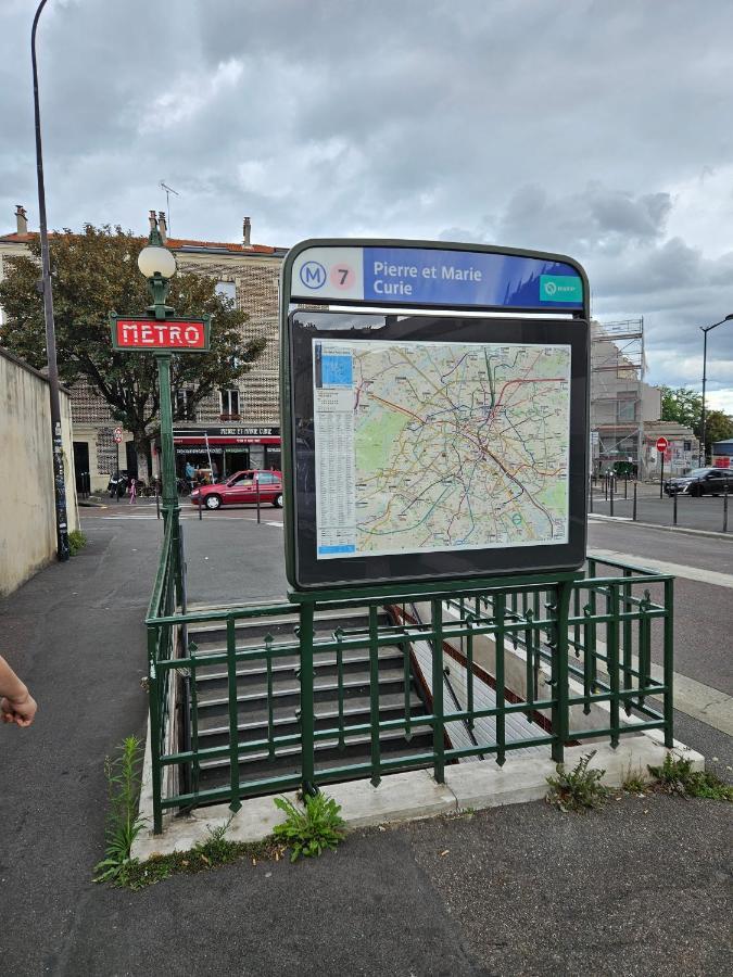 22m2 A Ivry/seine-a 200 Metres De Paris. Proche Metro 7 Appartement *